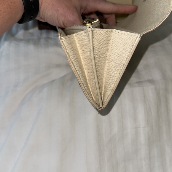 ❌SOLD❌Louis Vuitton Damier Azur Sarah Wallet with box & dust bag - Picture 17 of 17